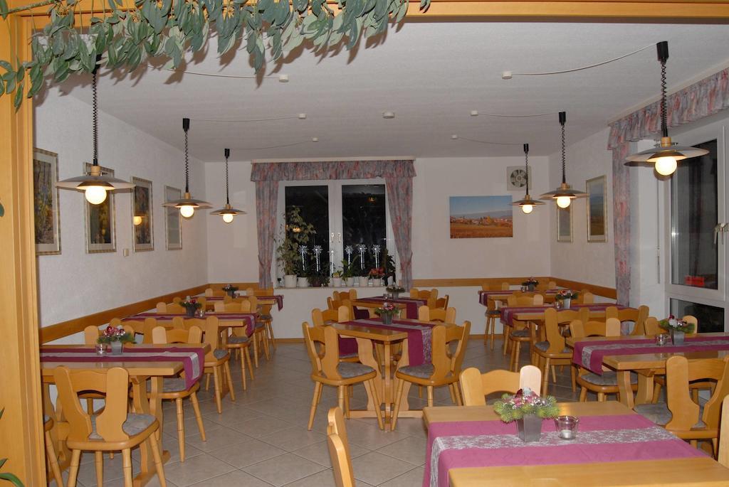 Gaestehaus Kleine Kalmit Landau in der Pfalz Buitenkant foto