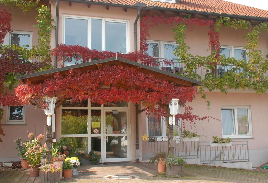 Gaestehaus Kleine Kalmit Landau in der Pfalz Buitenkant foto